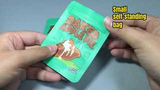 छोटा स्व-खड़ा बैग